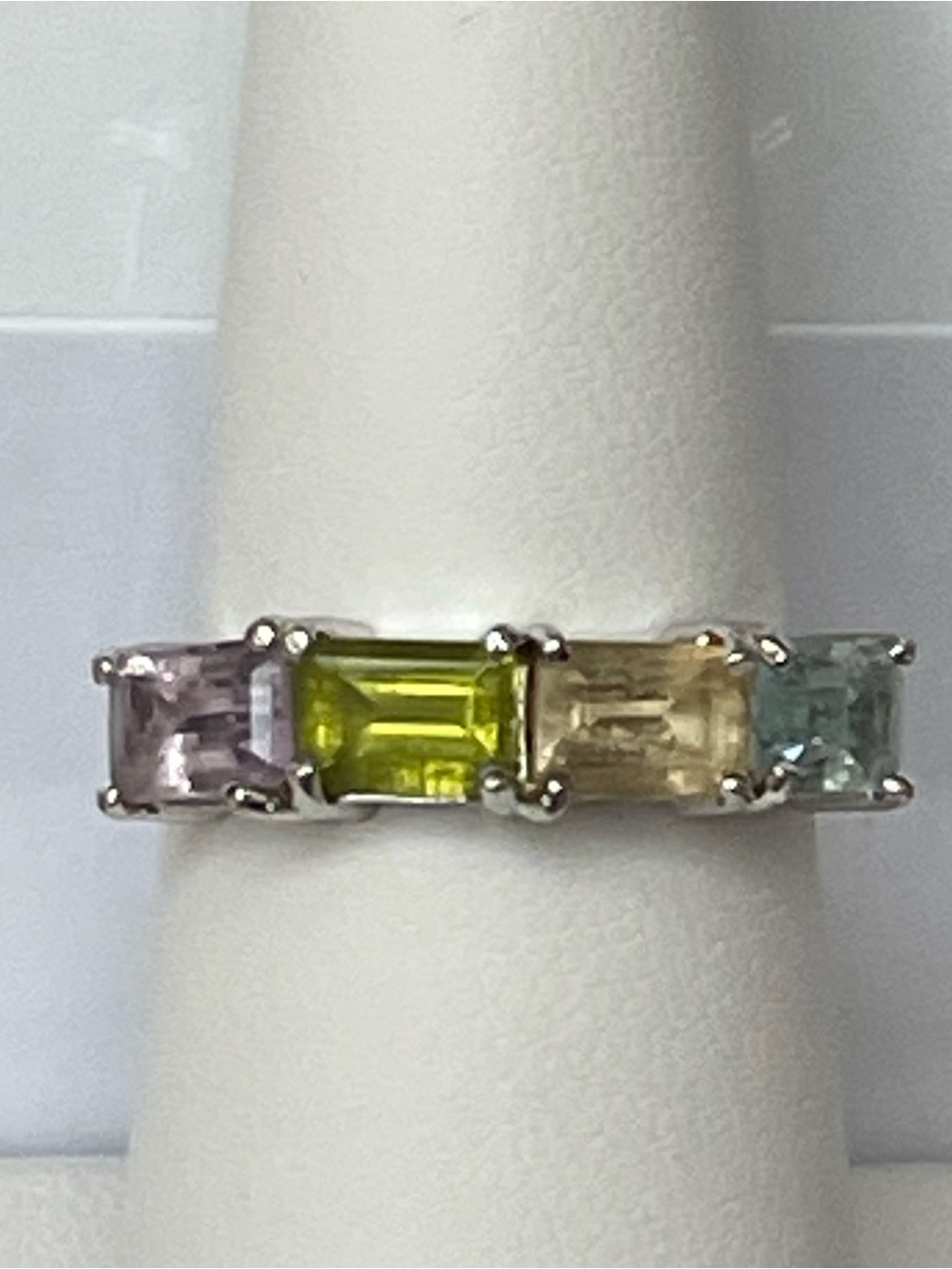 Vintage 925 Sterling Silver (Stamped ADI THAI). Contains 4 Claws Set Stones